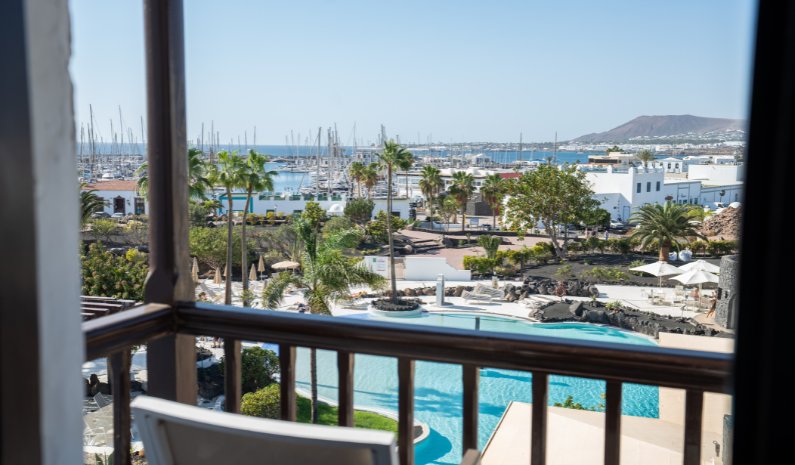 LIVVO Hotel Volcan Lanzarote - Doble vista piscina